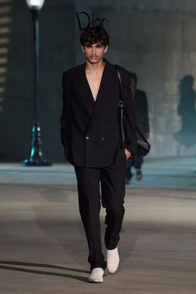 Look 37
